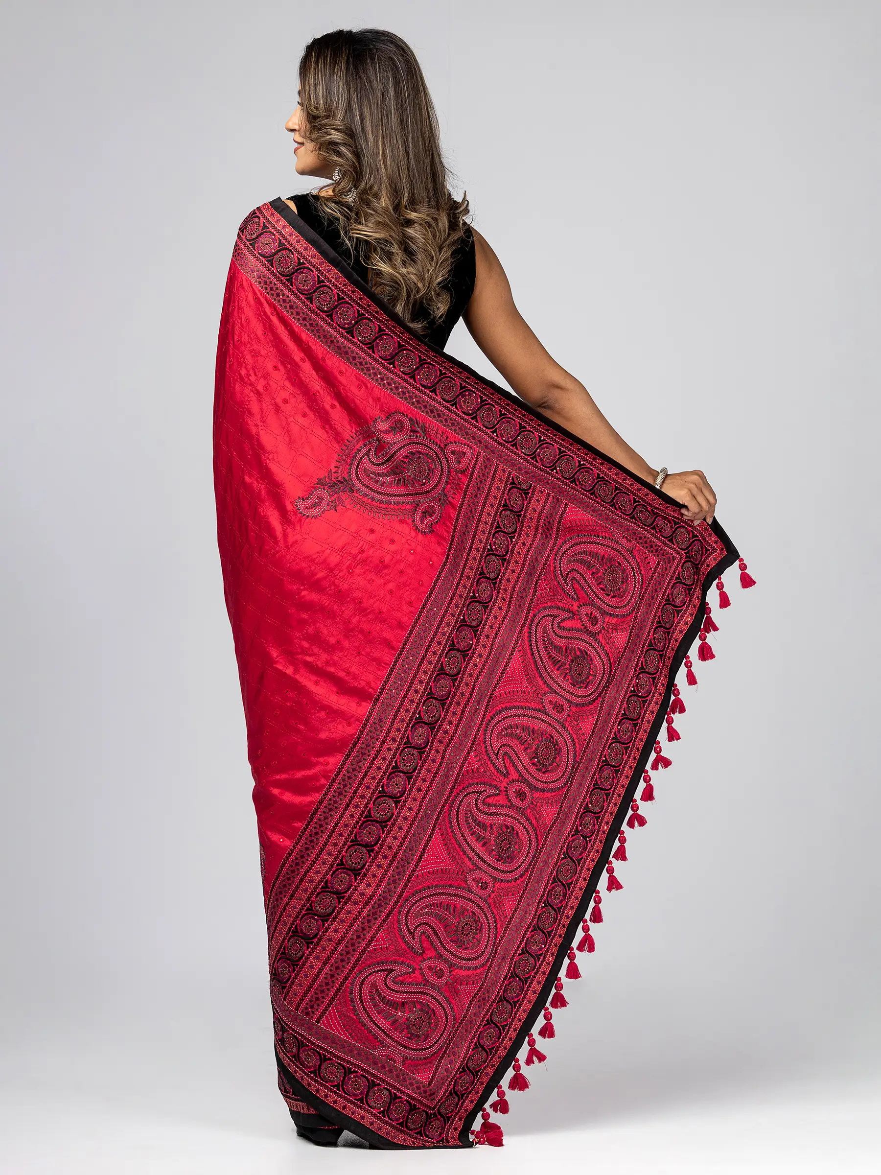 Red Printed and Nakshi Kantha Embroidered Silk Saree - Image 2